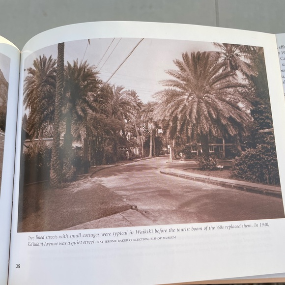 Waikiki Images of Yesteryear Pictorial History Hardcover Book - Picture 9 of 9